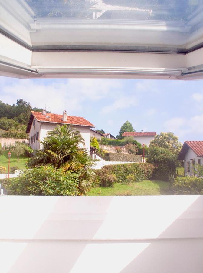 Maison Calme - Frontiere Montagne Et Plage ユリューニュ エクステリア 写真